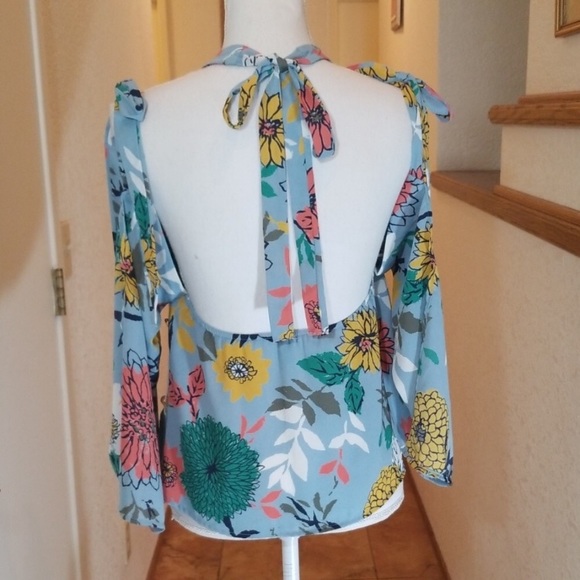 Halter top. - Picture 2 of 2